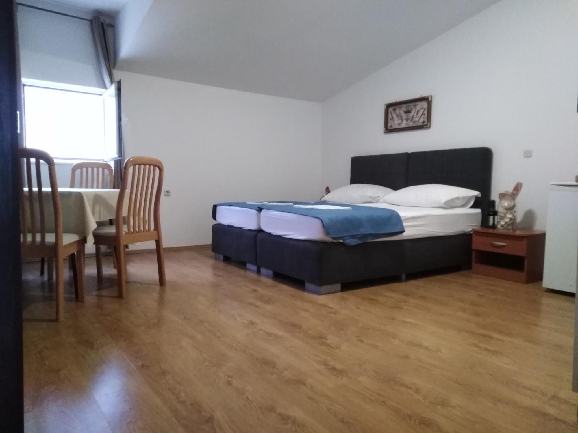 Tonino Apartments Pag Town Eksteriør billede