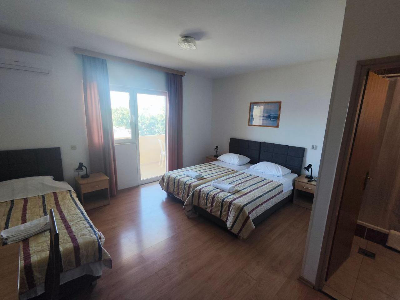 Tonino Apartments Pag Town Eksteriør billede